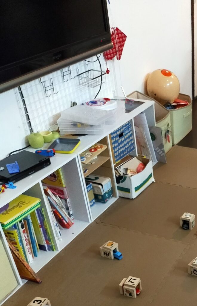 前の家でのままごとキッチンの様子。