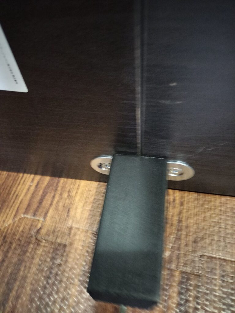 連結部分の脚取付の様子